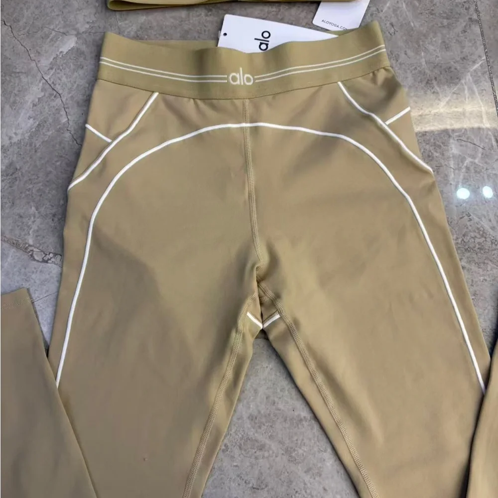 ALO Yoga Sculpt High-Waist Legging in Khaki with White Piping